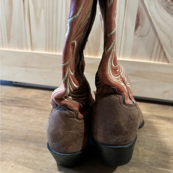 ARIAT boots - Picture 2 of 6